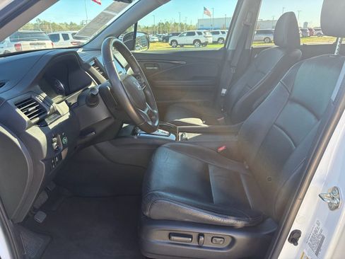 Used 2021 Honda Pilot Touring image 11