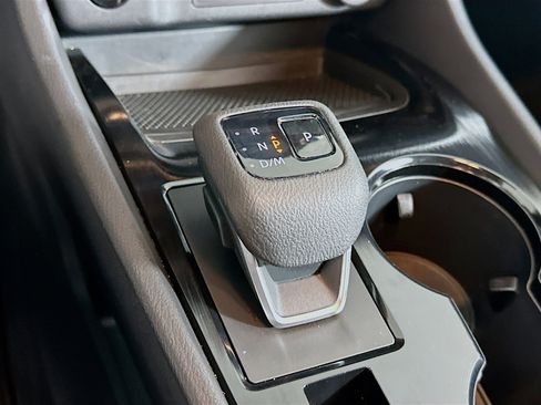 Used 2024 Nissan Rogue SV w/ SV Premium Package image 24