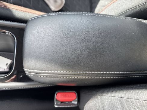 Used 2021 Nissan Kicks SR w/ Exterior Package FWD image 31