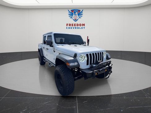 Used 2021 Jeep Gladiator Sport AWD/4WD image 7