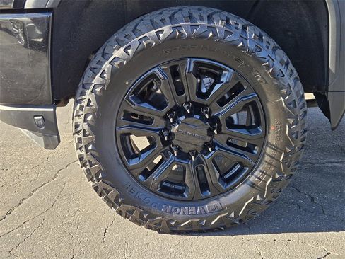 Used 2021 GMC Sierra 2500 Denali w/ Denali Black Diamond Edition image 7