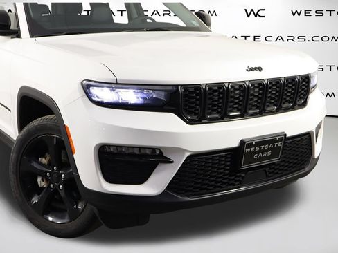 Used 2023 Jeep Grand Cherokee Limited w/ Black Appearance Package AWD/4WD image 55
