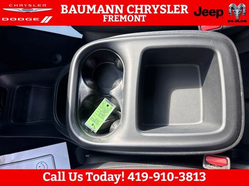 Used 2025 Chrysler Pacifica Select FWD image 25