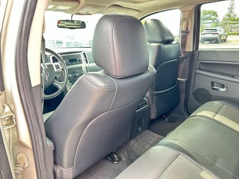 Used 2009 Jeep Grand Cherokee Laredo AWD/4WD image 18