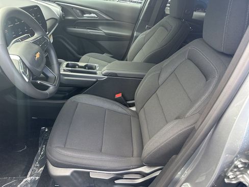 New 2026 Chevrolet Equinox EV LT image 8