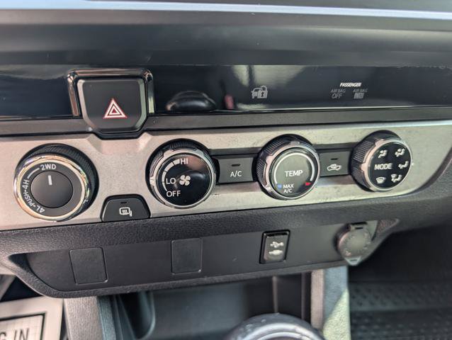 Used 2017 Toyota Tacoma SR AWD/4WD image 10
