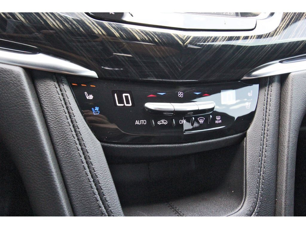 Certified 2023 Cadillac XT6 Premium Luxury w/ Technology Package FWD image 25