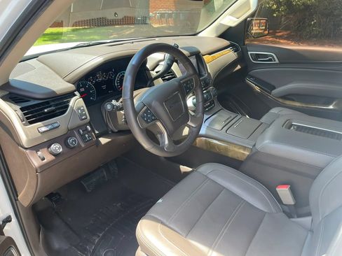 Used 2017 GMC Yukon Denali w/ Open Road Package AWD/4WD image 11