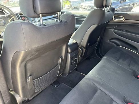 Used 2014 Jeep Grand Cherokee Laredo w/ 18" Wheel & 8.4" Radio Group AWD/4WD image 16