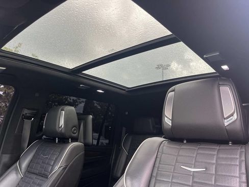 Used 2021 Cadillac Escalade ESV Sport Platinum AWD/4WD image 39