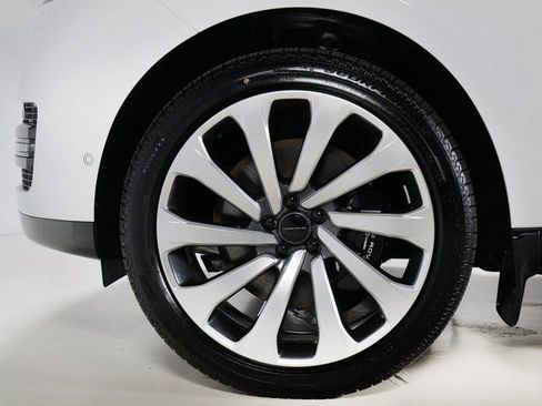 New 2026 Land Rover Range Rover SE AWD/4WD image 9