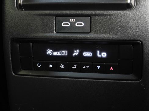 Certified 2024 MAZDA CX-90 Plug-In Hybrid w/ Preferred AWD/4WD image 17