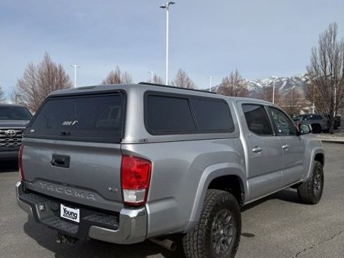 Used 2017 Toyota Tacoma SR5 image 6