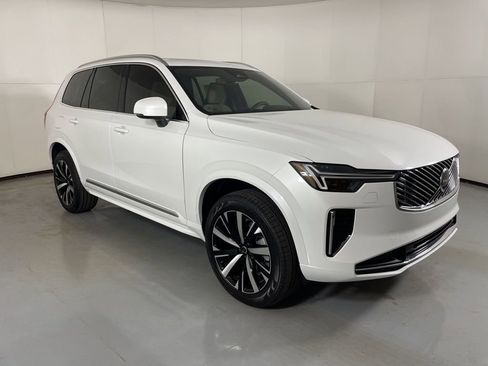 New 2026 Volvo XC90 B5 Core AWD/4WD image 2