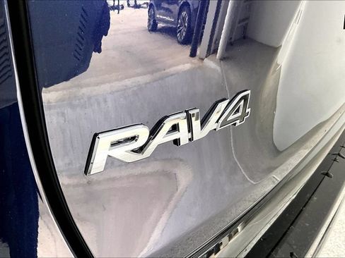 Used 2025 Toyota RAV4 SE AWD/4WD image 39