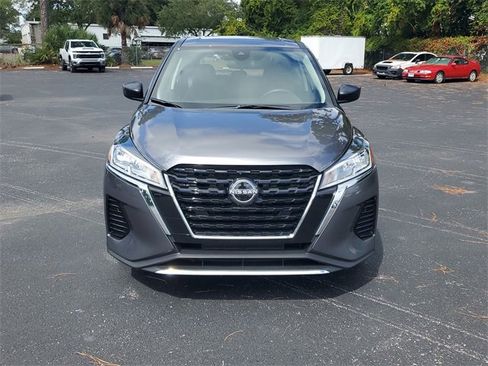 Used 2024 Nissan Kicks S image 2