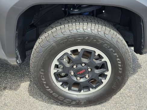 Used 2025 Toyota Tacoma TRD Off-Road AWD/4WD image 8