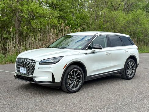 Used 2023 Lincoln Corsair AWD w/ Equipment Group 101A image 3