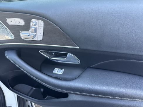 Used 2022 Mercedes-Benz GLS 450 4MATIC image 17