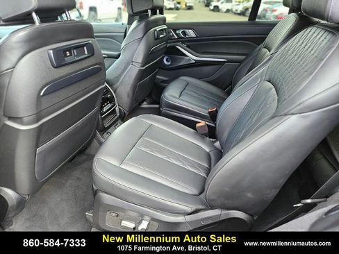 Used 2021 BMW X7 M50i image 15