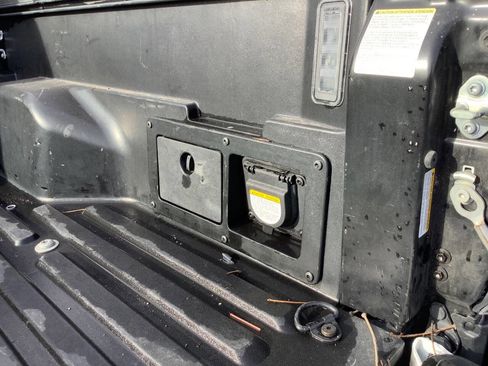 Used 2022 Toyota Tacoma TRD Off-Road image 28