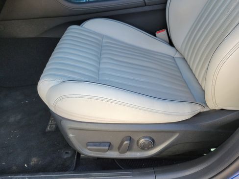 Used 2025 Genesis G70 2.5T w/ Sport Prestige Package image 5