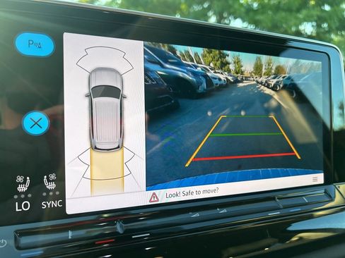 New 2026 Volkswagen Atlas SE image 17