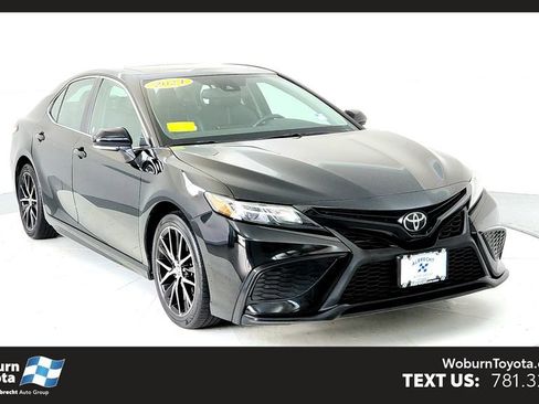 Used 2024 Toyota Camry SE w/ Cold Weather Package AWD/4WD image 1