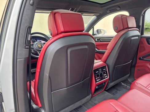 Used 2023 Porsche Cayenne GTS AWD/4WD image 44
