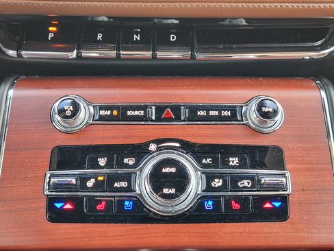 Used 2022 Lincoln Aviator Reserve w/ Equipment Group 201A image 18