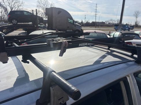 Used 2010 Nissan Versa 1.8 S image 16