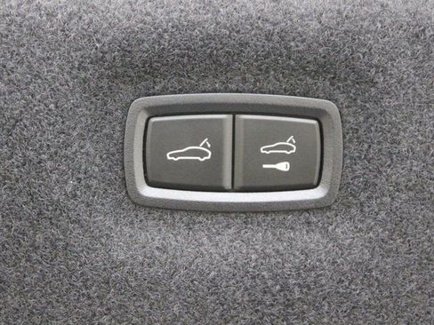 New 2024 Porsche Taycan image 32