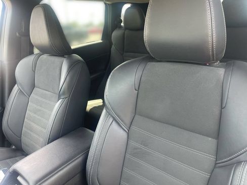 Used 2025 Mitsubishi Outlander SE AWD/4WD image 4