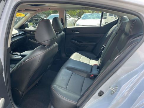 Used 2025 Nissan Altima 2.5 SR w/ SR Premium Package AWD/4WD image 3