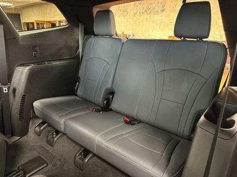 Used 2022 Buick Enclave Essence w/ Experience Buick Package image 45