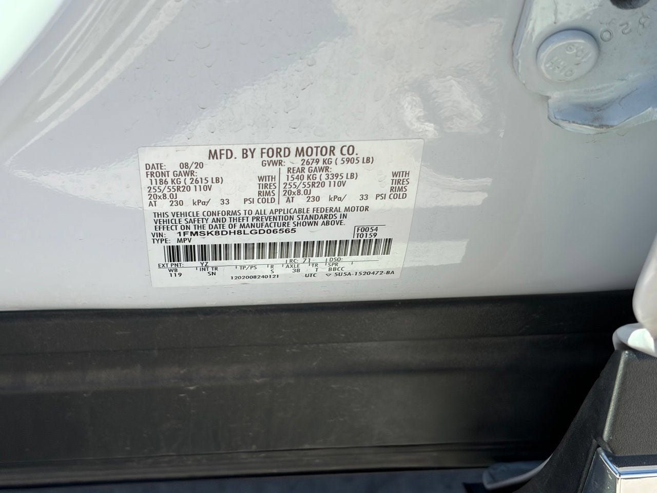 Used 2020 Ford Explorer XLT w/ Equipment Group 202A AWD/4WD image 12