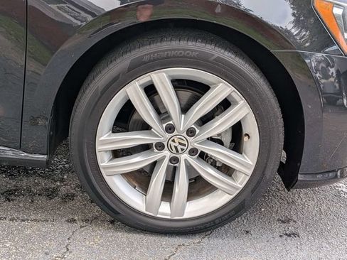 Used 2019 Volkswagen Passat 2.0T Wolfsburg FWD image 11