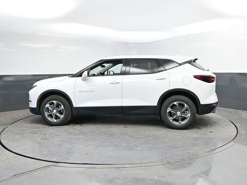 Used 2025 Chevrolet Blazer LT AWD/4WD image 6