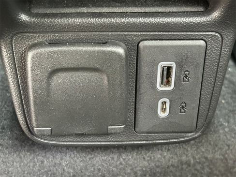 Used 2020 Buick Encore GX Essence w/ Advanced Technology Package image 21