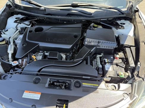 Used 2016 Nissan Altima 2.5 S w/ Power Driver Seat Package FWD image 16