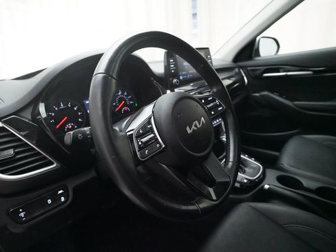 Used 2023 Kia Seltos S AWD/4WD image 9