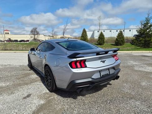 Used 2024 Ford Mustang Coupe RWD image 7