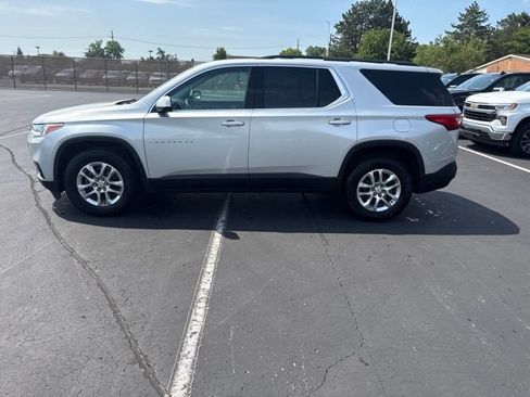 Used 2020 Chevrolet Traverse LT FWD image 1
