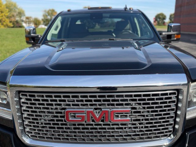 Used 2016 GMC Sierra 3500 Denali w/ Duramax Plus Package AWD/4WD image 10