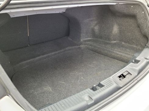 Used 2016 Ford Taurus SE image 10