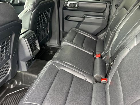 New 2025 Ford Bronco Badlands image 12