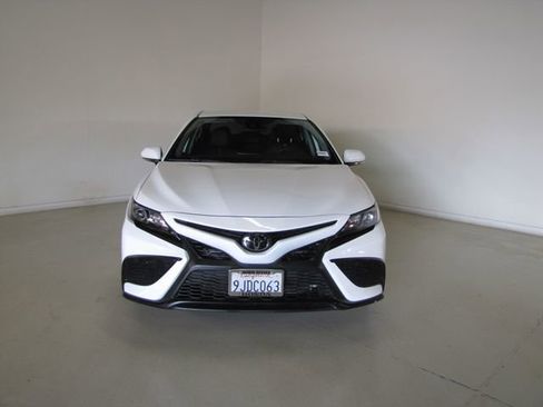 Used 2024 Toyota Camry SE FWD image 2