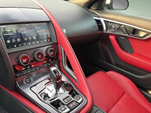 Used 2022 Jaguar F-TYPE Convertible image 31