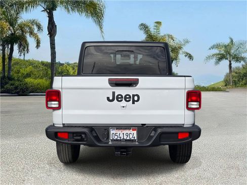 Certified 2024 Jeep Gladiator Sport image 5