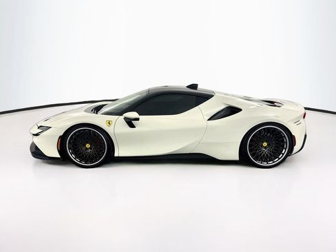 Used 2022 Ferrari SF90 Stradale AWD/4WD image 8